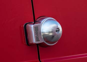 accesorios-furgonetas-cerradura-seguridad